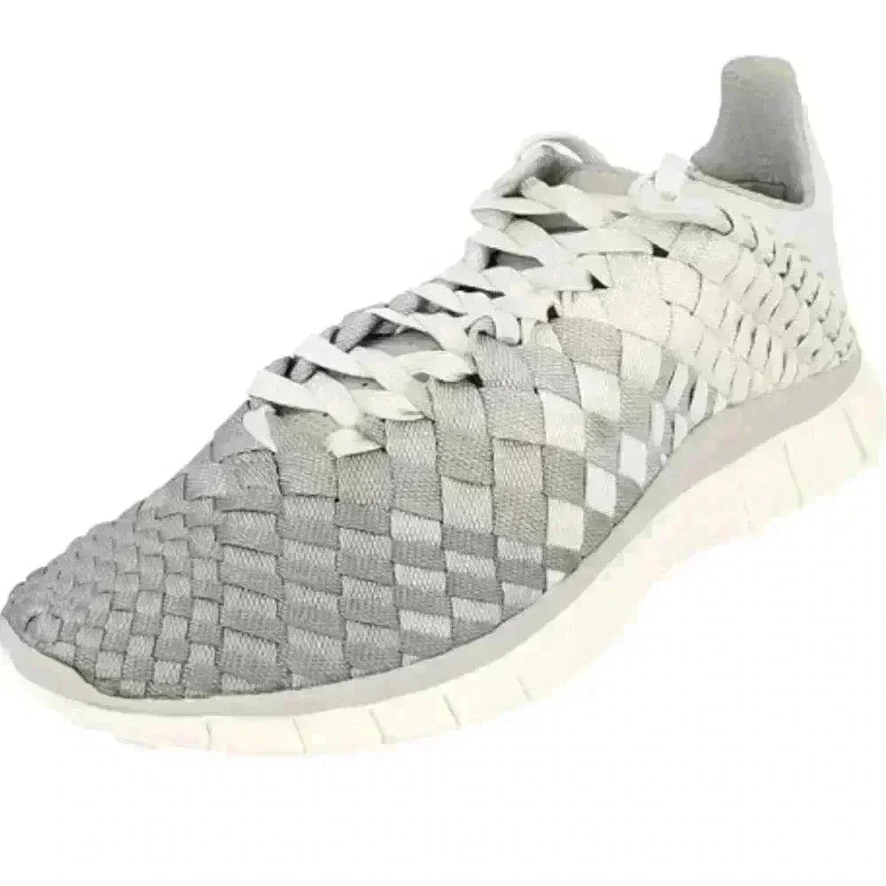 Nike Women Light Grey Low-Tops & Sneakers Textile Fibers, Women’s size 8.5
